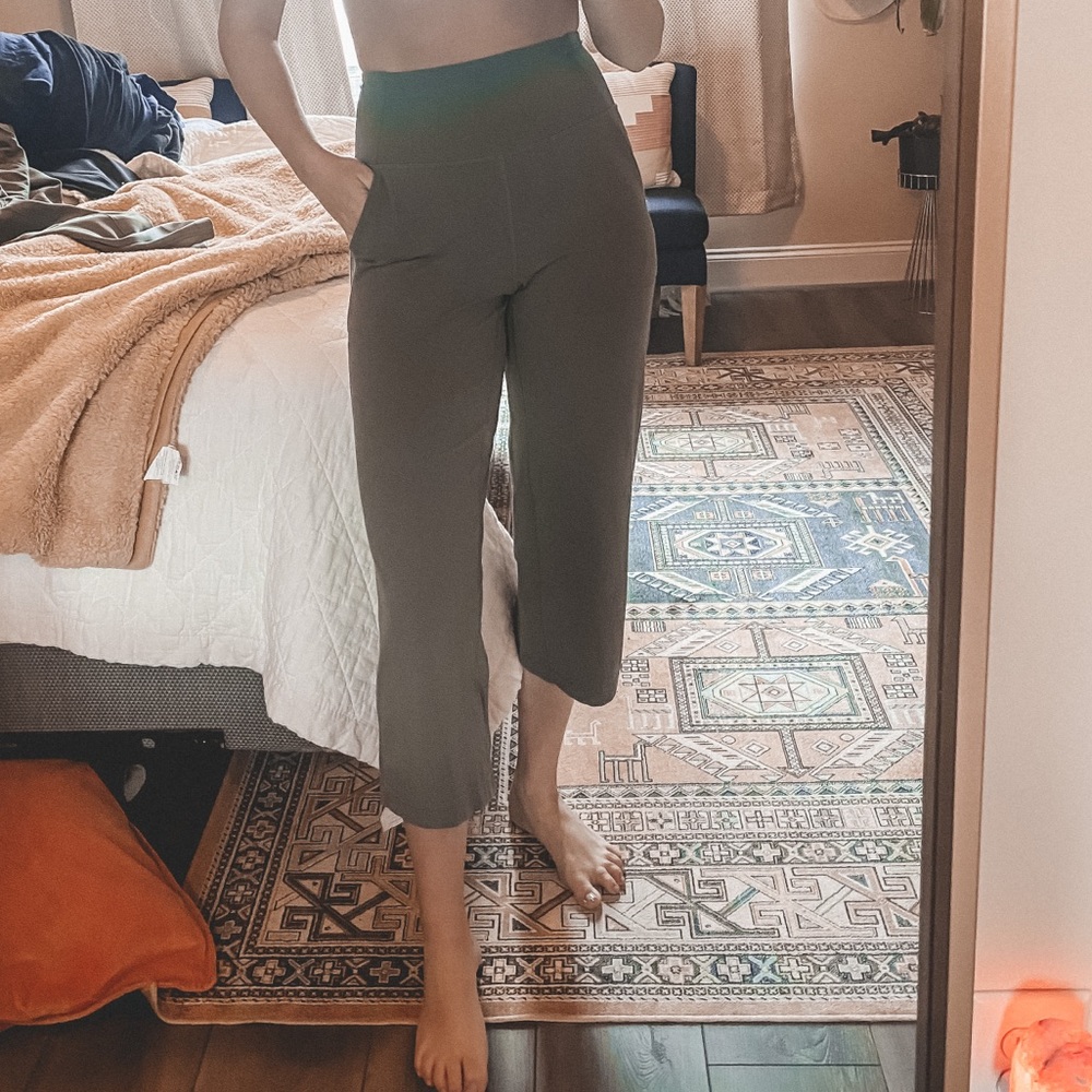 Align wide leg crop